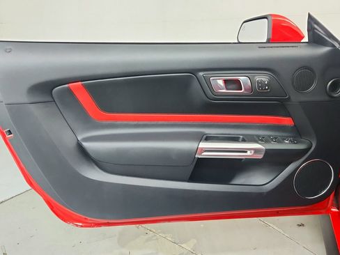 Used 2018 Ford Mustang GT Premium w/ Equipment Group 401A RWD image 16