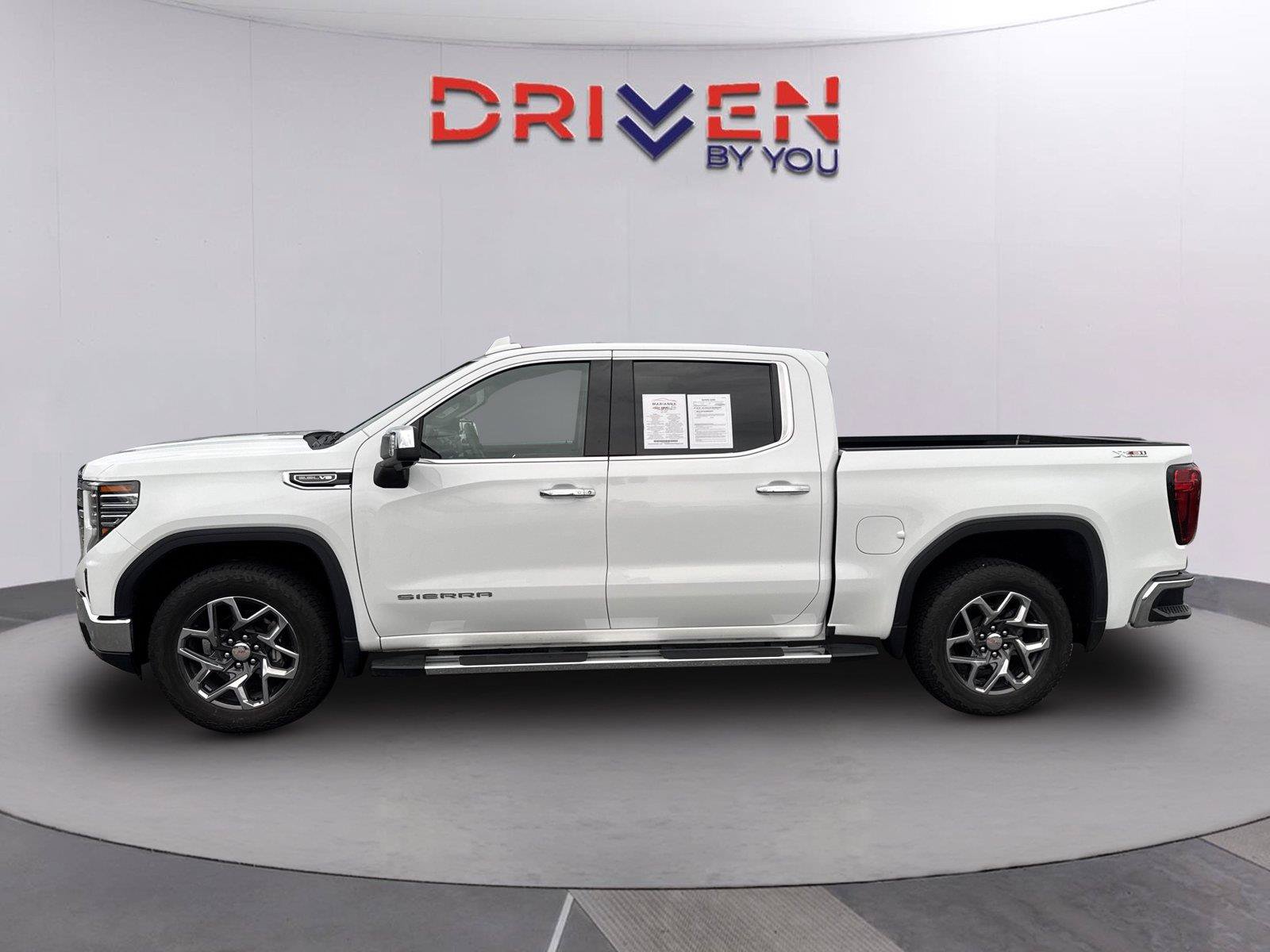Used 2024 GMC Sierra 1500 SLT w/ SLT Premium Package AWD/4WD image 7