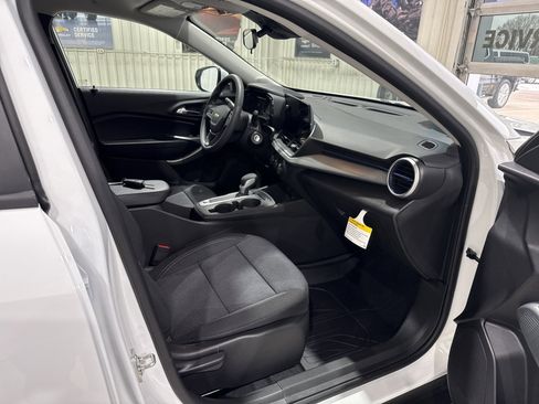 New 2026 Chevrolet Trax LS w/ LS Convenience Package FWD image 13