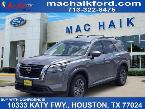 Used 2022 Nissan Pathfinder SV FWD image 1