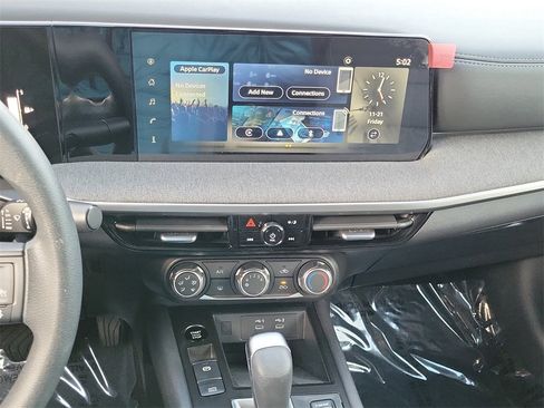 Used 2025 Nissan Kicks SV image 12