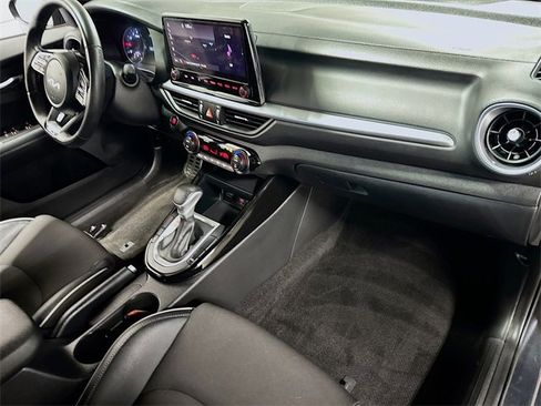 Used 2023 Kia Forte GT-Line image 31