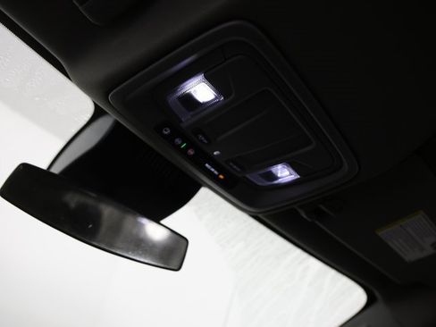 Used 2025 Chevrolet Silverado 1500 Custom image 19