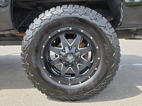 Used 2011 Ford F250 Lariat w/ FX4 4X4 Off-Road Pkg image 9