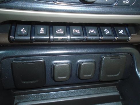 Used 2018 GMC Sierra 1500 Denali w/ Denali Ultimate Package image 56