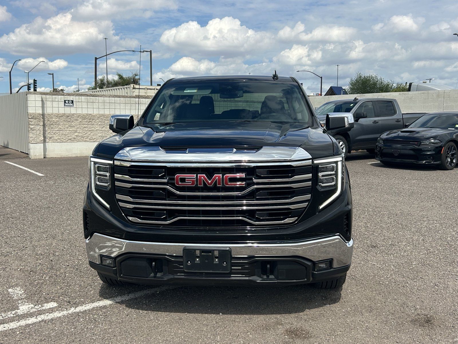 Used 2025 GMC Sierra 1500 SLT AWD/4WD image 8