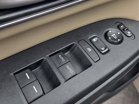 Used 2017 Honda CR-V Touring image 11