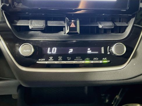 Used 2025 Toyota Corolla LE FWD image 23