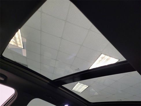 Certified 2024 Cadillac XT6 Luxury image 14