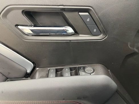 Used 2024 Chevrolet Colorado Z71 w/ Z71 Convenience Package 2 image 13