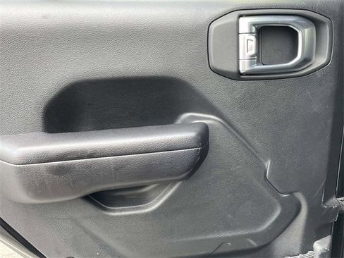 Used 2021 Jeep Wrangler Unlimited Willys image 9