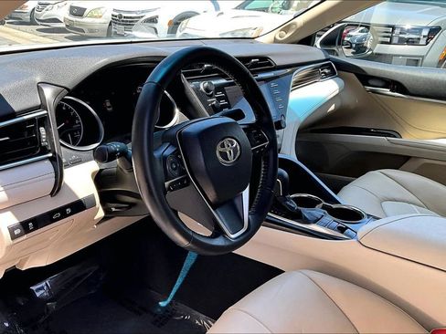 Used 2018 Toyota Camry XLE w/ Audio Package FWD image 9