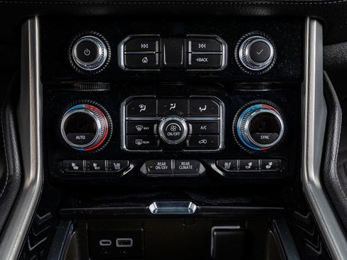 Used 2024 GMC Yukon Denali image 27