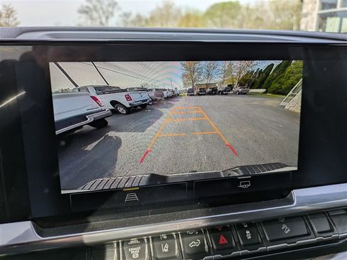 Used 2024 Chevrolet Silverado 2500 LT AWD/4WD image 25