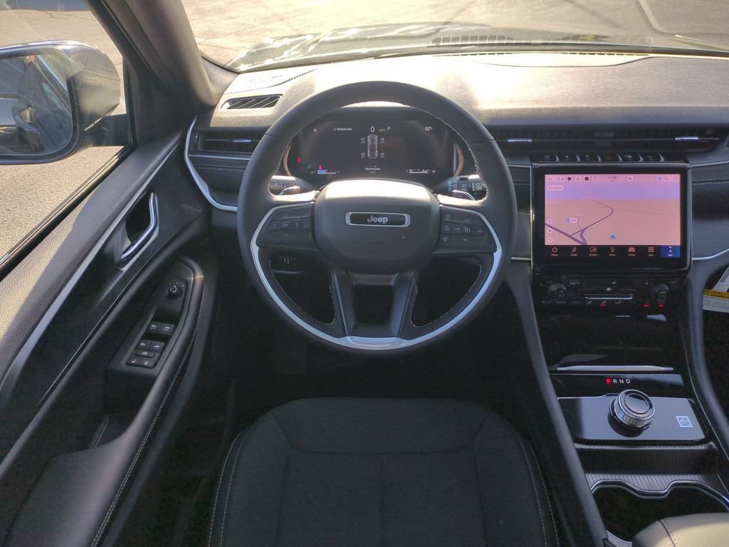 New 2027 Jeep Grand Cherokee Laredo X RWD image 30