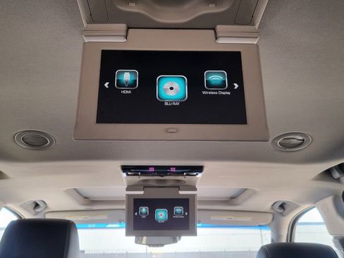 Used 2019 GMC Yukon XL SLT w/ Premium Edition image 43