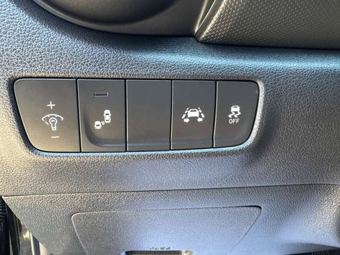 Certified 2021 Hyundai Kona SEL AWD/4WD image 14