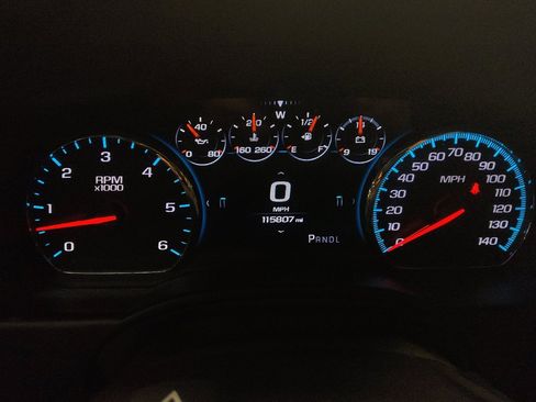Used 2017 Chevrolet Suburban Premier RWD image 23