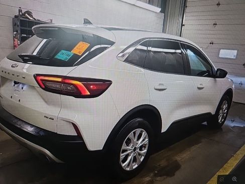 Used 2023 Ford Escape Active image 4