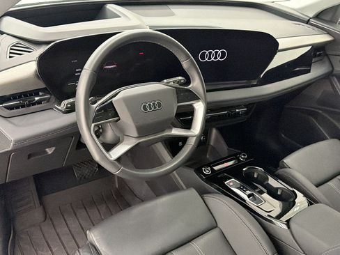 Used 2025 Audi Q6 e-tron Premium Plus w/ Premium Plus AWD/4WD image 4