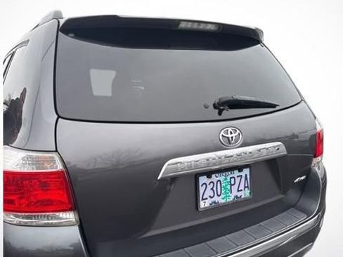 Used 2012 Toyota Highlander 4WD w/ Tech Pkg image 7
