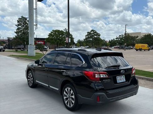 Used 2018 Subaru Outback 2.5i Touring AWD/4WD image 5