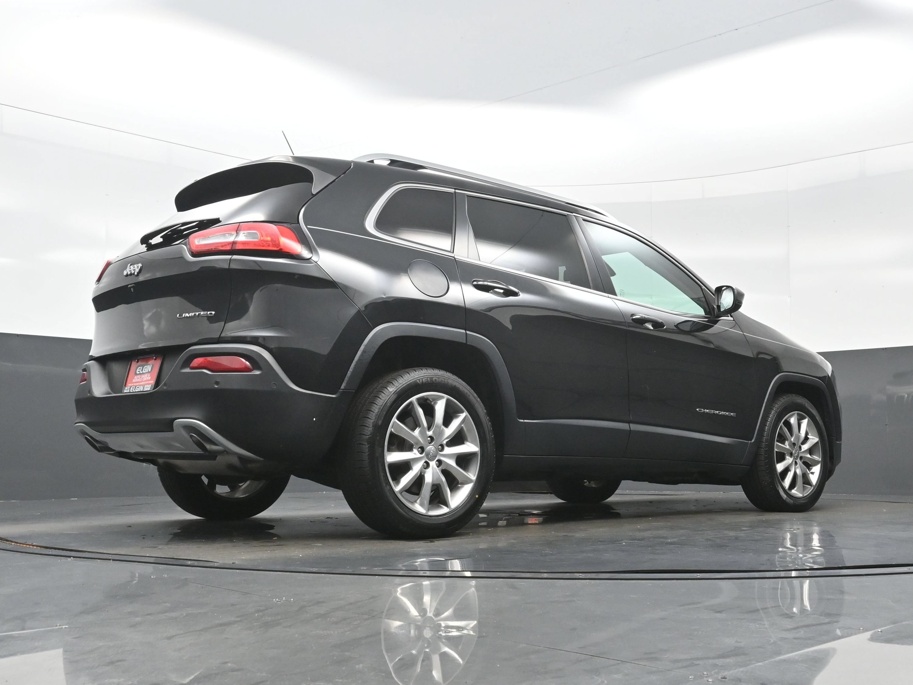 Used 2014 Jeep Cherokee Limited w/ Technology Group FWD image 30