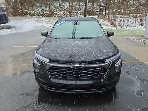 New 2025 Chevrolet Trax RS w/ Driver Confidence Package image 3