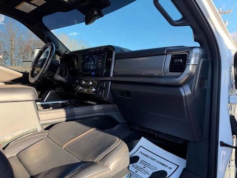Used 2024 Ford F250 Platinum image 28