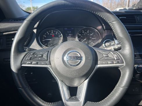 Used 2018 Nissan Rogue SV AWD/4WD image 10