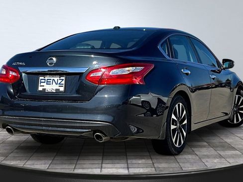 Used 2016 Nissan Altima 2.5 SL w/ 2.5 Technology Package FWD image 6