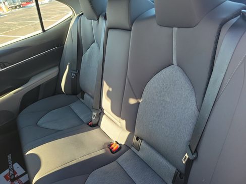 Used 2022 Toyota Camry LE image 10