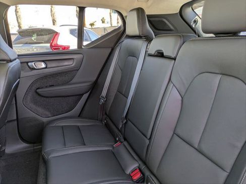 New 2026 Volvo XC40 B5 Ultra w/ Climate Package AWD/4WD image 12