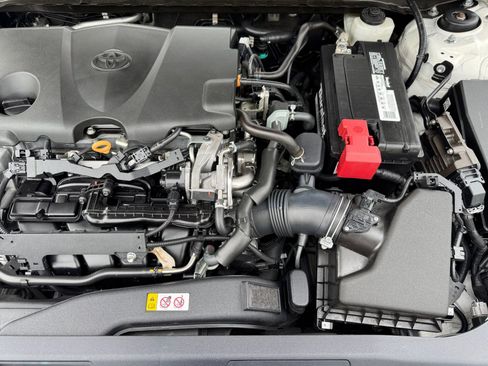 Used 2020 Toyota Camry SE w/ Carpet Mat Package FWD image 20