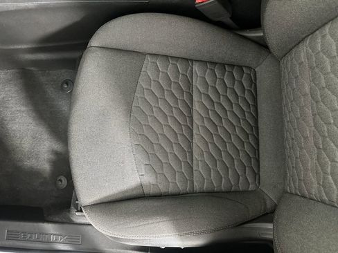 Used 2018 Chevrolet Equinox LT FWD image 22