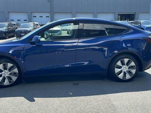 Used 2023 Tesla Model Y Long Range AWD/4WD image 4