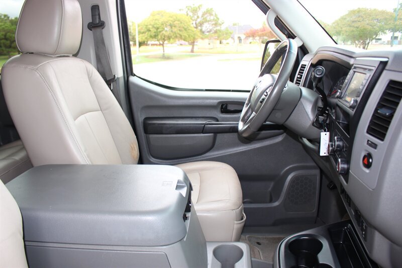 Used 2015 Nissan NV 3500 SL w/ Technology Package RWD image 28