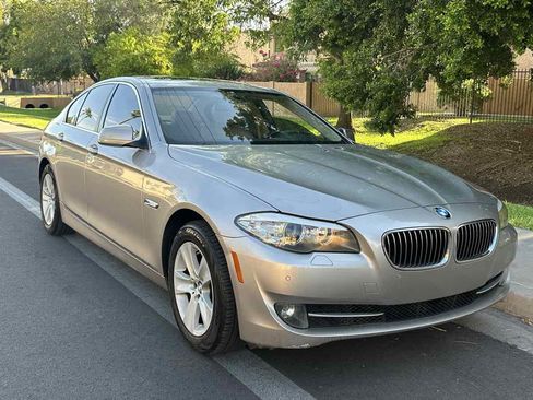 Used 2011 BMW 528i Sedan RWD image 2