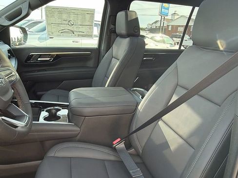 New 2026 Chevrolet Suburban Z71 w/ Comfort Package image 14