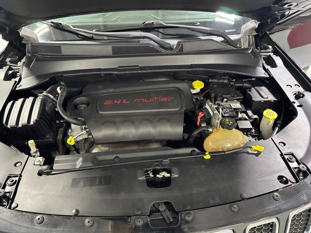 Used 2018 Jeep Compass Sport w/ Tech Group AWD/4WD image 13