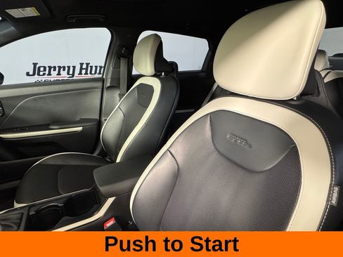 Used 2025 Kia K4 GT-Line w/ GT-Line Premium Package FWD image 12