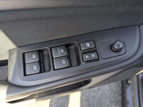 Used 2018 Subaru Legacy 2.5i AWD/4WD image 25