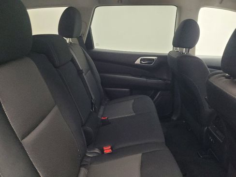 Used 2020 Nissan Pathfinder S FWD image 19