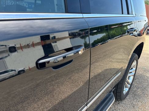 Used 2017 GMC Yukon SLT w/ Premium Edition AWD/4WD image 14