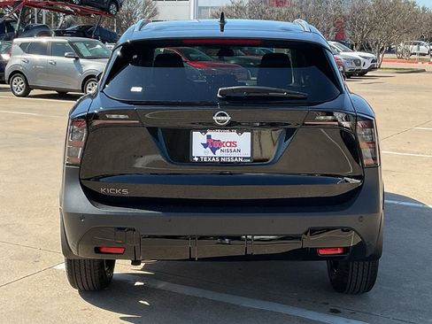 New 2026 Nissan Kicks SV w/ SV Premium Package FWD image 6