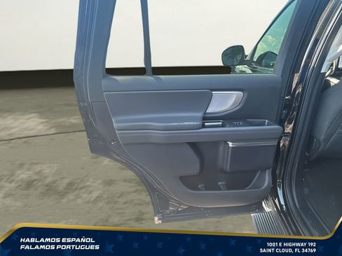 Used 2025 Ford Expedition Active AWD/4WD image 24