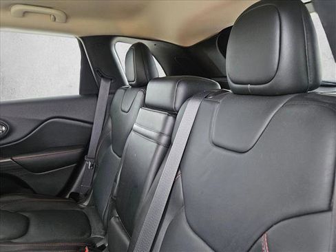 Used 2016 Jeep Cherokee Trailhawk w/ Comfort/Convenience Group image 23