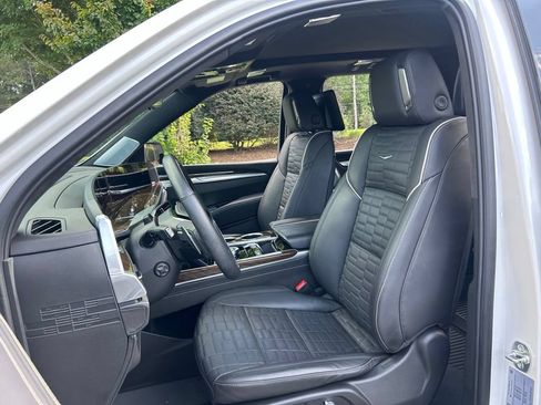 Used 2025 Cadillac Escalade ESV Sport Platinum AWD/4WD image 43
