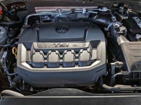 Used 2022 Volkswagen Tiguan SE w/ Panoramic Sunroof Package image 22