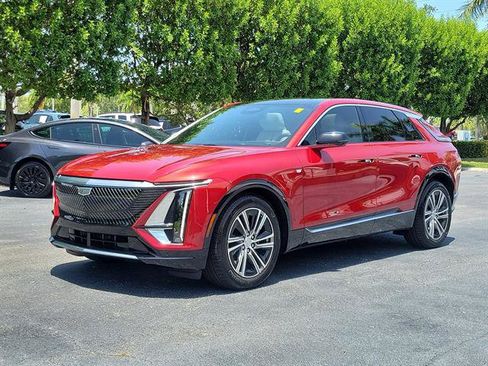 Certified 2025 Cadillac Lyriq Luxury w/ LPO, Floor Liner Package RWD image 29